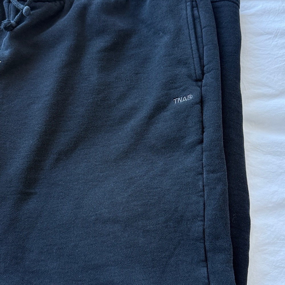 Aritzia TNA Cozy Fleece Joggers in Black - Picture 2 of 9